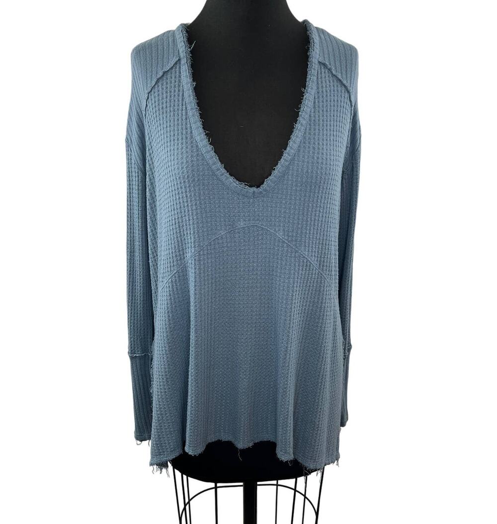 FREE PEOPLE Women's Blue Deep V-Neckline Long Sleeve Waffle Knit Top Size M